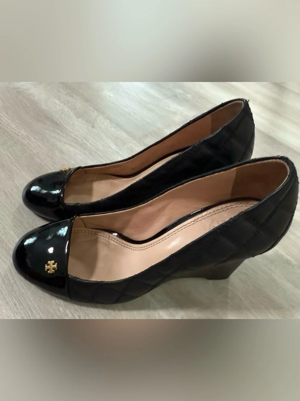 Tory Burch Black Quilted Leather Wedge Pumps Gold Logo Size 7.5M